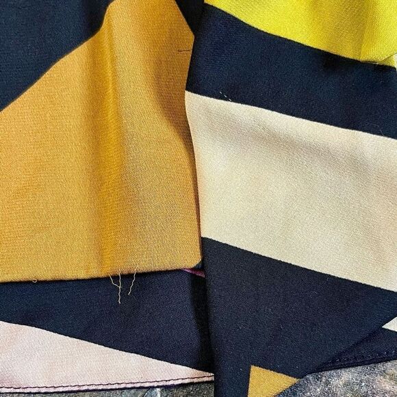 Diane Von Furstenberg Short Sleeve Waist Band Tie Neck Multicolor Silk Blouse Si - Picture 8 of 9